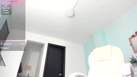 Snapshot of maximuss_19 chatting on 01-20-25, 10:26 Maximus online show from 01-20-25, 10:26