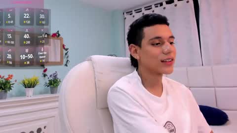 Snapshot of maximuss_19 chatting on 01-24-25, 07:28 Maximus online show from 01-24-25, 07:28