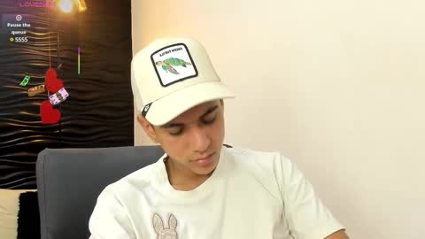 Snapshot of maximuss_19 chatting on 02-15-25, 08:22 Maximus online show from 02-15-25, 08:22