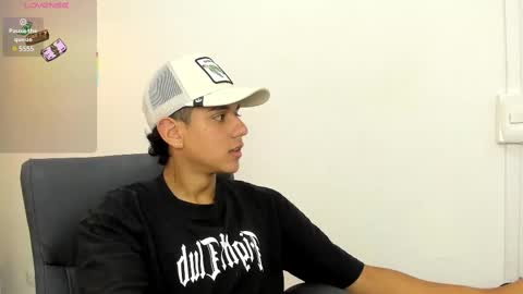 Snapshot of maximuss_19 chatting on 02-16-25, 01:38 Maximus online show from 02-16-25, 01:38