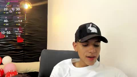 Snapshot of maximuss_19 chatting on 02-19-25, 08:20 Maximus online show from 02-19-25, 08:20