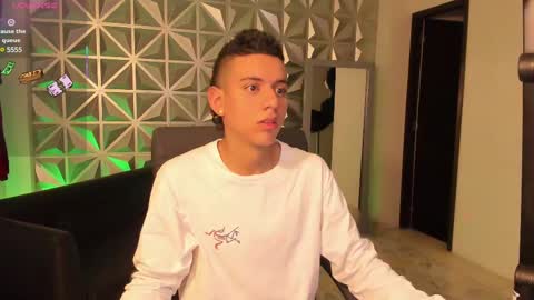 Snapshot of maximuss_19 chatting on 02-23-25, 01:32 Maximus online show from 02-23-25, 01:32