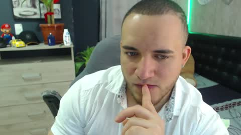 Snapshot of maximussantorini chatting on 12-10-24, 08:38 maximus online show from 12-10-24, 08:38