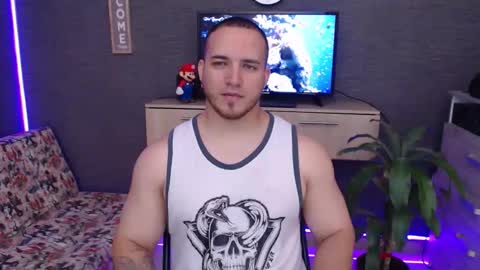 Snapshot of maximussantorini chatting on 12-18-25, 07:53 maximus online show from 12-18-25, 07:53