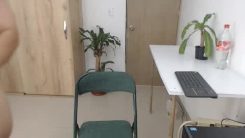 Snapshot of maximussantorini chatting on 05-02-26, 01:43 maximus online show from 05-02-26, 01:43