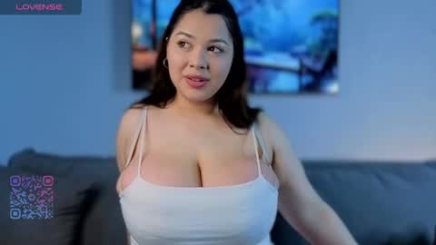 Snapshot of maxinehearl chatting on 05-30-26, 03:47 Monica online show from 05-30-26, 03:47
