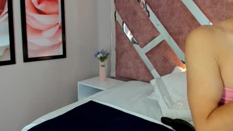 Maxi Rogers online show from 11-30-25, 11:58