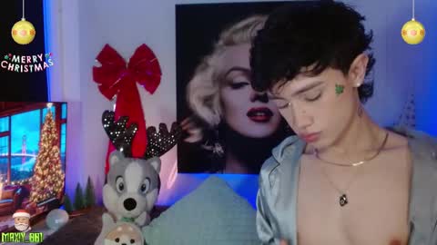 Snapshot of maxiy_001 chatting on 12-04-24, 07:39 Max online show from 12-04-24, 07:39