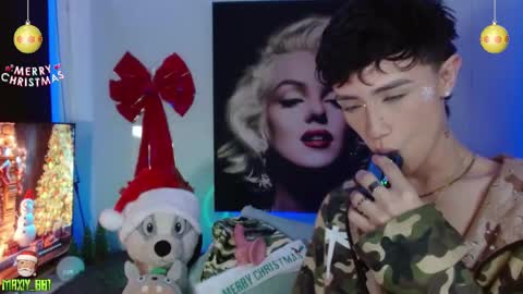Snapshot of maxiy_001 chatting on 12-20-24, 06:19 Max online show from 12-20-24, 06:19
