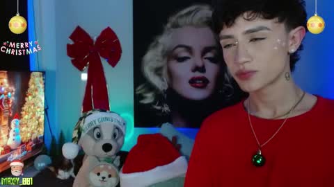 Snapshot of maxiy_001 chatting on 12-21-24, 08:39 Max online show from 12-21-24, 08:39