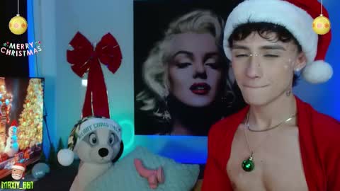 Snapshot of maxiy_001 chatting on 12-21-24, 11:44 Max online show from 12-21-24, 11:44