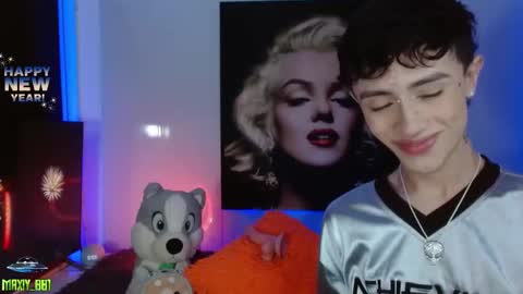 Snapshot of maxiy_001 chatting on 01-02-25, 10:55 Max online show from 01-02-25, 10:55