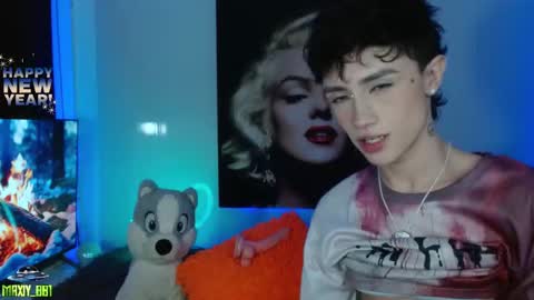 Snapshot of maxiy_001 chatting on 01-04-25, 02:03 Max online show from 01-04-25, 02:03