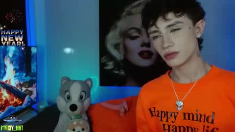 Snapshot of maxiy_001 chatting on 01-05-25, 02:06 Max online show from 01-05-25, 02:06