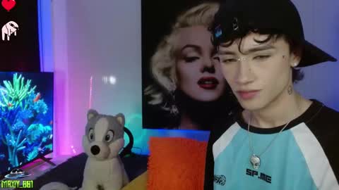 Snapshot of maxiy_001 chatting on 01-25-25, 06:12 Max online show from 01-25-25, 06:12