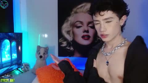 Snapshot of maxiy_001 chatting on 09-12-25, 01:49 Max online show from 09-12-25, 01:49