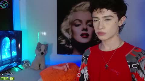 Snapshot of maxiy_001 chatting on 09-21-25, 08:38 Max online show from 09-21-25, 08:38