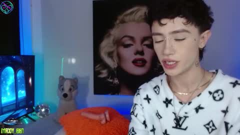 Snapshot of maxiy_001 chatting on 09-30-25, 03:22 Max online show from 09-30-25, 03:22
