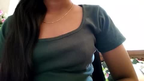 Snapshot of maxladycox chatting on 02-10-26, 05:22 Dorea online show from 02-10-26, 05:22