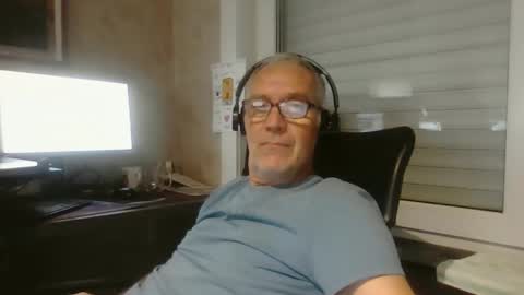 maxou569 online show from 10-15-25, 08:36