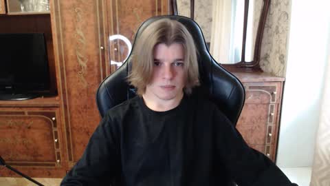 Max online show from 10-07-25, 11:51