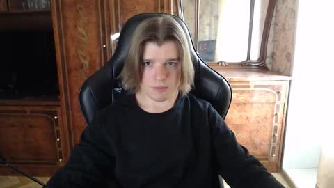 Max online show from 10-08-25, 10:02