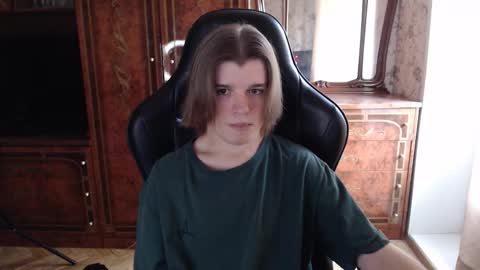 Max online show from 10-11-25, 12:36