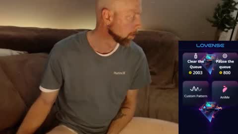 MaxRouger online show from 11-19-25, 07:19