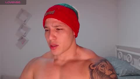 Snapshot of maxwel949813 chatting on 12-18-25, 07:47 Max online show from 12-18-25, 07:47