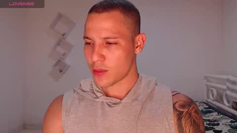 Snapshot of maxwel949813 chatting on 02-17-26, 01:13 Max online show from 02-17-26, 01:13