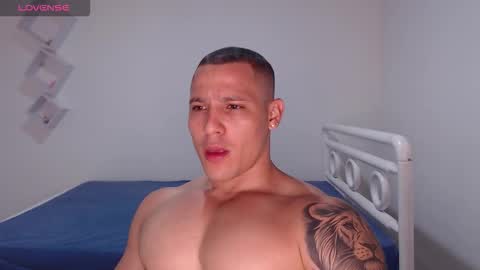 Snapshot of maxwel949813 chatting on 02-23-26, 03:37 Max online show from 02-23-26, 03:37