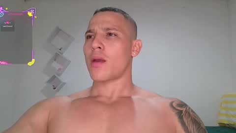 Snapshot of maxwel949813 chatting on 03-15-26, 04:07 Max online show from 03-15-26, 04:07