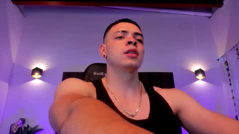 MAX online show from 02-02-25, 11:11