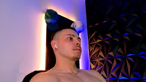 MAX online show from 10-19-25, 01:06