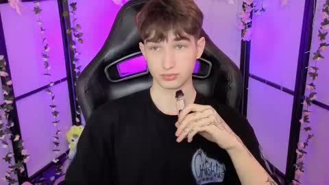 Max online show from 11-25-25, 12:38