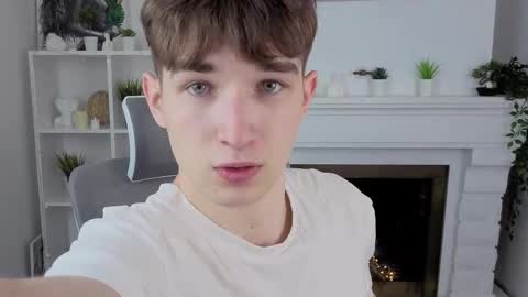 Max online show from 11-26-25, 12:39