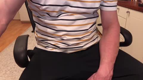 Snapshot of maxx_martin chatting on 01-07-25, 05:43 Max online show from 01-07-25, 05:43