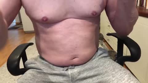 Snapshot of maxx_martin chatting on 03-10-25, 06:38 Max online show from 03-10-25, 06:38