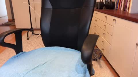 Snapshot of maxx_martin chatting on 03-11-25, 07:48 Max online show from 03-11-25, 07:48