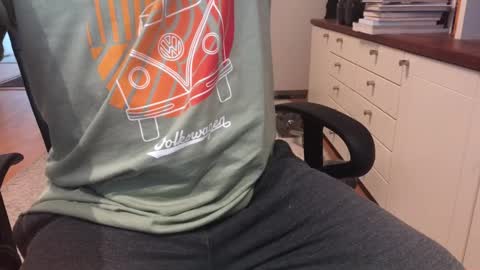 Snapshot of maxx_martin chatting on 09-10-25, 06:13 Max online show from 09-10-25, 06:13