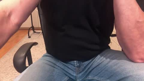 Snapshot of maxx_martin chatting on 10-22-25, 06:46 Max online show from 10-22-25, 06:46