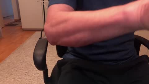 Snapshot of maxx_martin chatting on 11-05-25, 11:10 Max online show from 11-05-25, 11:10