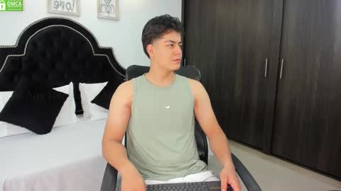 Snapshot of maxxicruz chatting on 01-22-25, 11:01 Maxxi online show from 01-22-25, 11:01