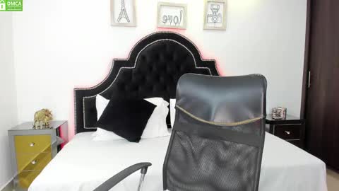 Snapshot of maxxicruz chatting on 01-27-25, 07:24 Maxxi online show from 01-27-25, 07:24