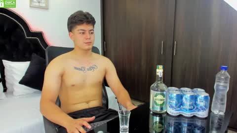 Snapshot of maxxicruz chatting on 02-07-25, 07:38 Maxxi online show from 02-07-25, 07:38