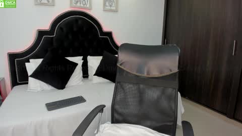 Snapshot of maxxicruz chatting on 02-18-25, 05:53 Maxxi online show from 02-18-25, 05:53