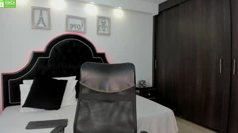 Snapshot of maxxicruz chatting on 02-19-25, 03:06 Maxxi online show from 02-19-25, 03:06