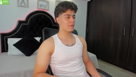 Snapshot of maxxicruz chatting on 03-04-25, 01:45 Maxxi online show from 03-04-25, 01:45