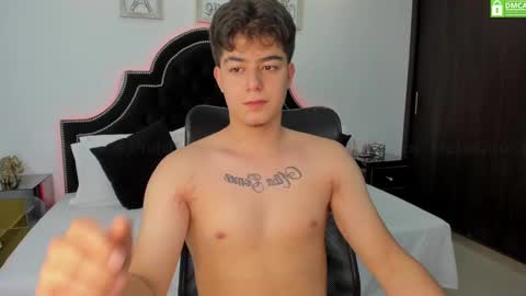 Snapshot of maxxicruz chatting on 03-08-25, 02:55 Maxxi online show from 03-08-25, 02:55