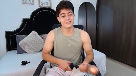 Snapshot of maxxicruz chatting on 09-13-25, 01:27 Maxxi online show from 09-13-25, 01:27